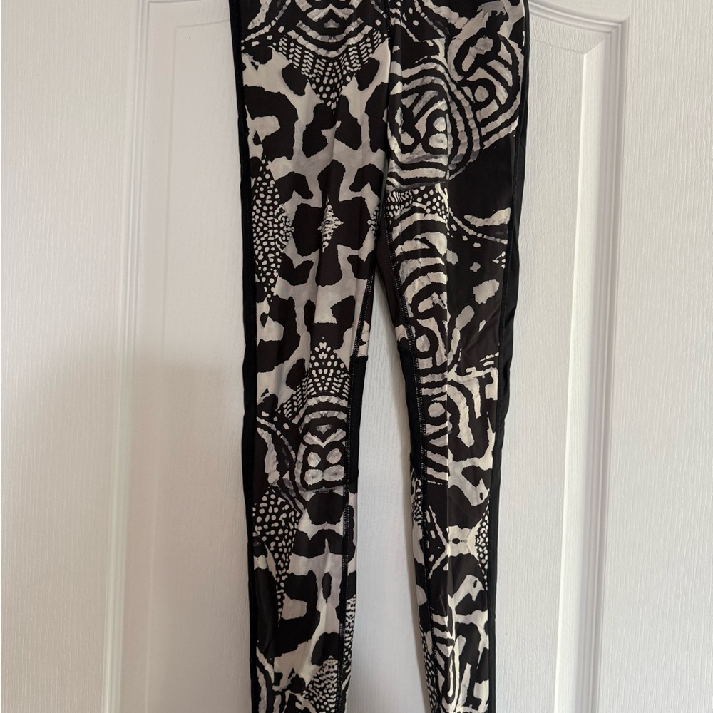 Black & White Printed Leggings